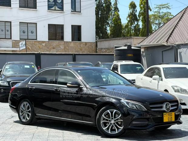 Mercedes-Benz C200 2014 Black