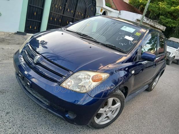 Toyota IST 2004 Blue