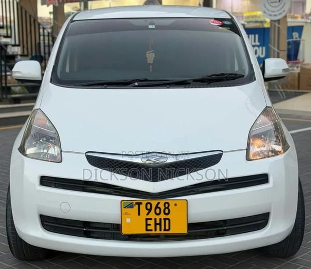 Toyota Ractis 1.3 FWD 2007 White