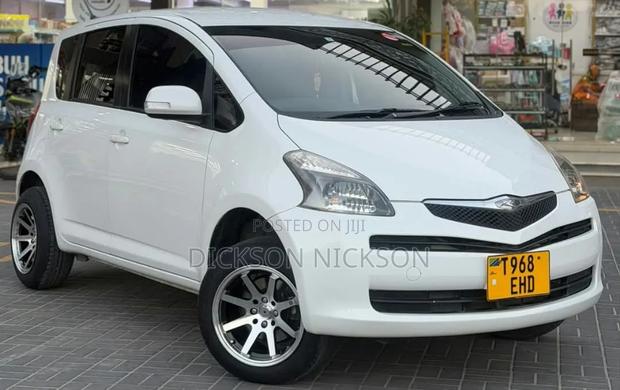Toyota Ractis 1.3 FWD 2007 White