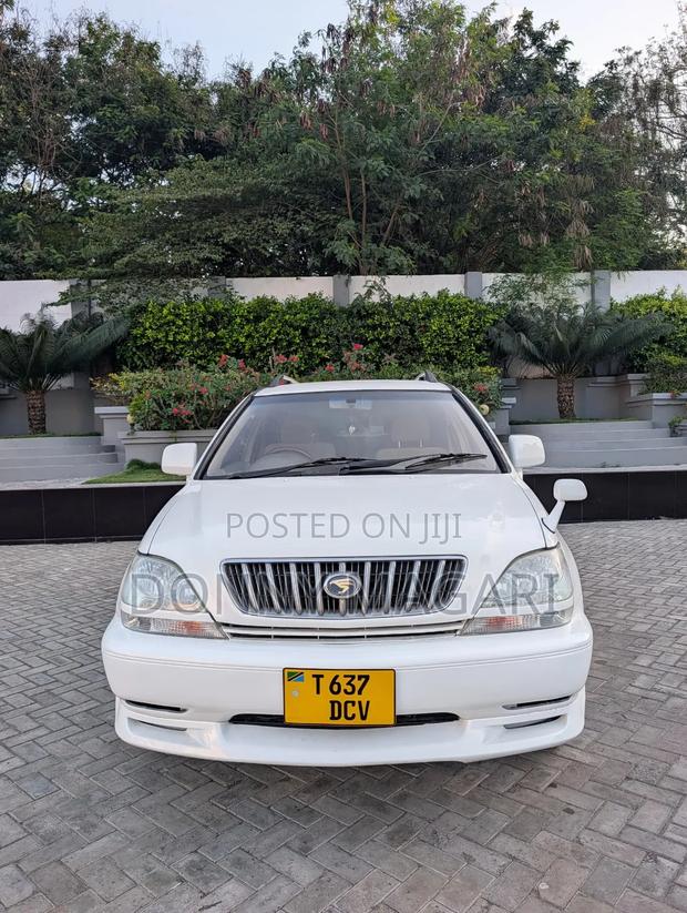 Toyota Harrier 2003 White