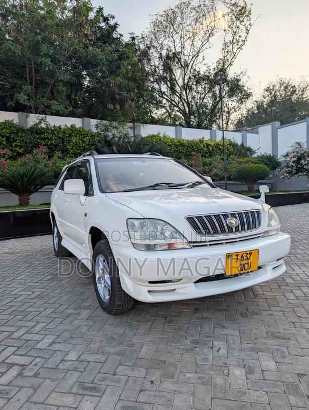 Toyota Harrier 2003 White