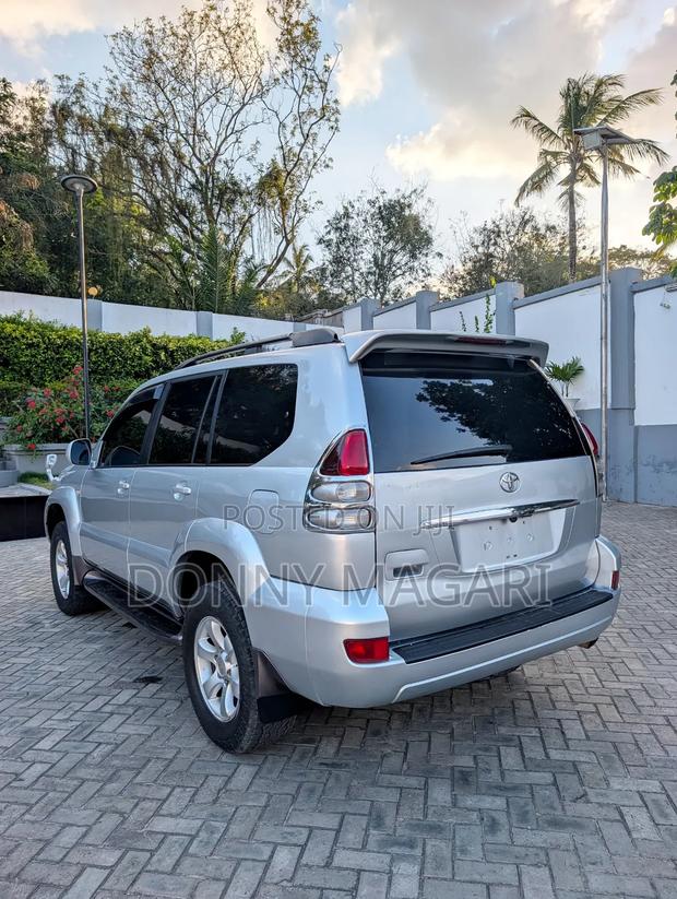 Toyota Land Cruiser Prado 2006 Silver