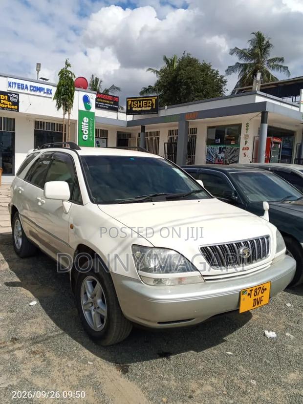 Toyota Harrier 2001 White