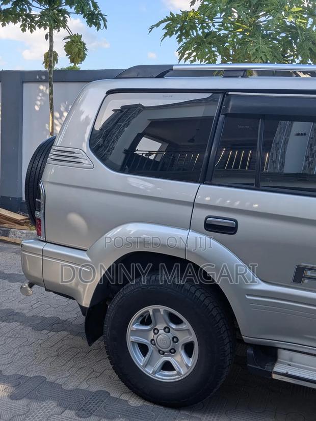 Toyota Land Cruiser Prado 2003 Silver