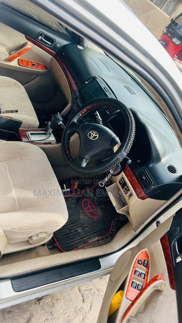 Toyota Premio 2005 Silver