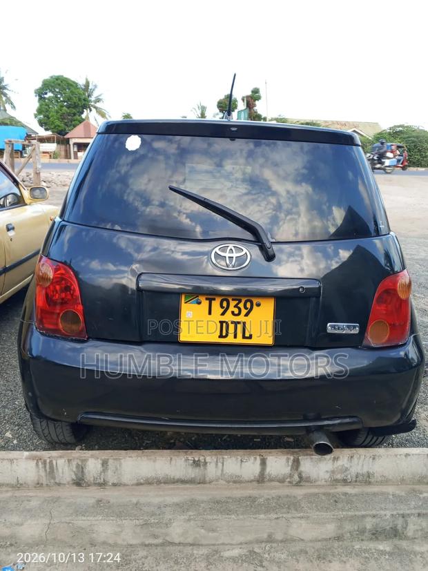 Toyota IST 2004 Black