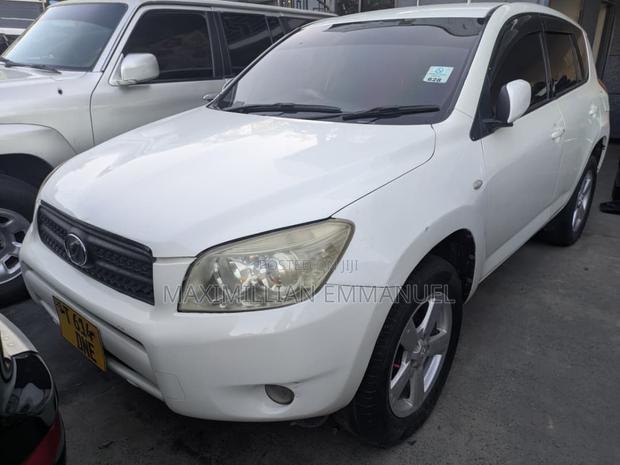 Toyota RAV4 2005 White