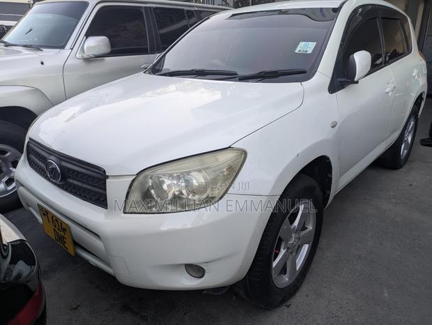 Toyota RAV4 2005 White