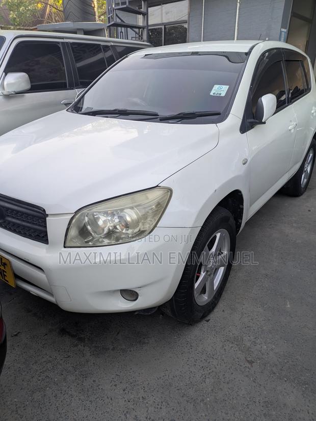 Toyota RAV4 2005 White