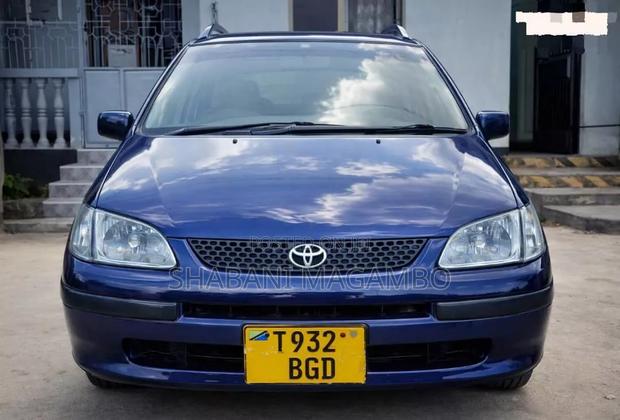 Toyota Corolla Spacio 2000 Blue