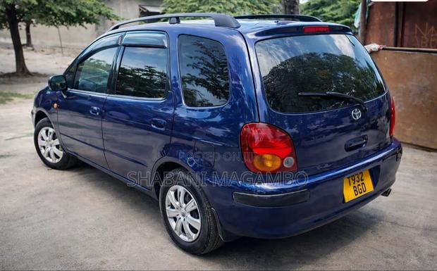 Toyota Corolla Spacio 2000 Blue