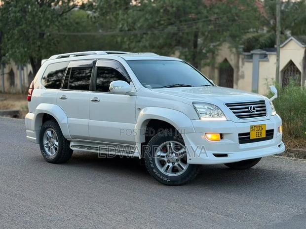 Toyota Land Cruiser Prado 2004 White