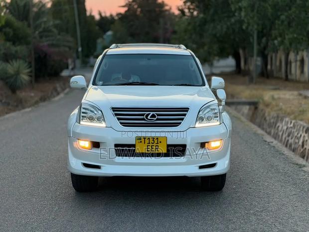 Toyota Land Cruiser Prado 2004 White