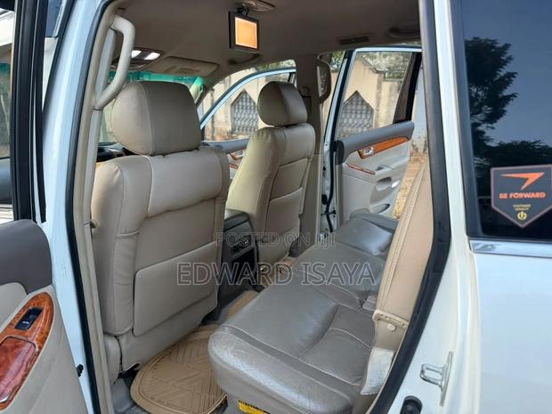 Toyota Land Cruiser Prado 2004 White