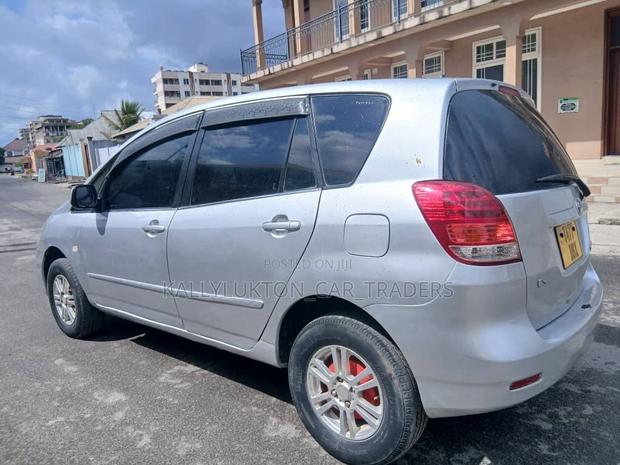 Toyota Corolla Spacio 2003 Silver