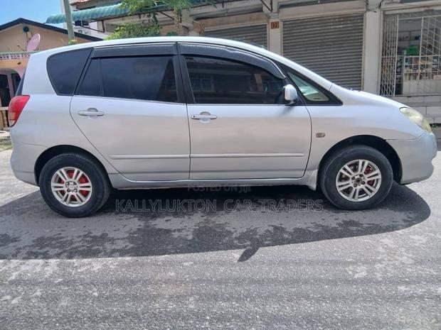 Toyota Corolla Spacio 2003 Silver