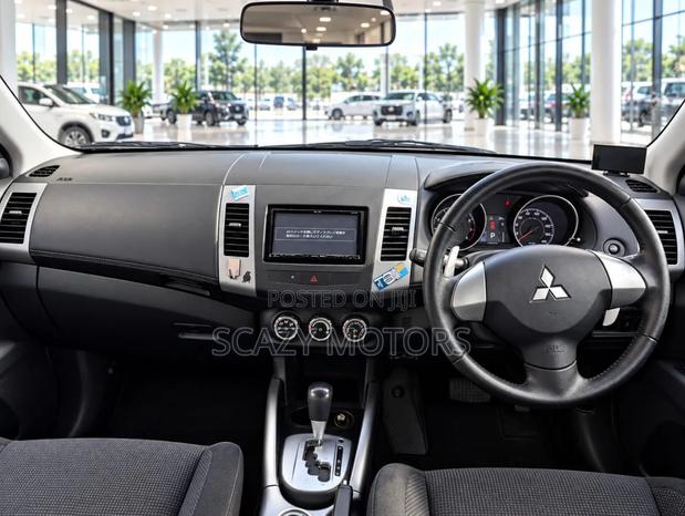 Mitsubishi Outlander 2012 Black