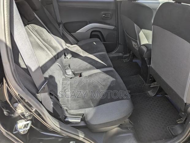 Mitsubishi Outlander 2012 Black