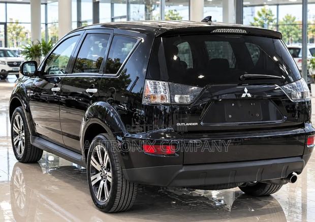 Mitsubishi Outlander 2012 Black