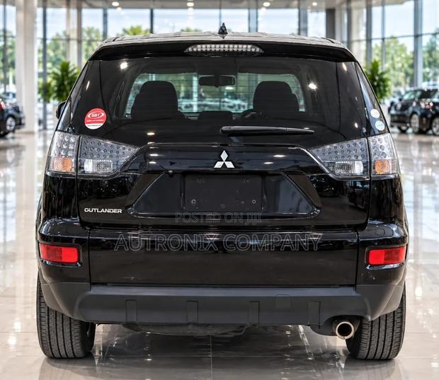 Mitsubishi Outlander 2012 Black