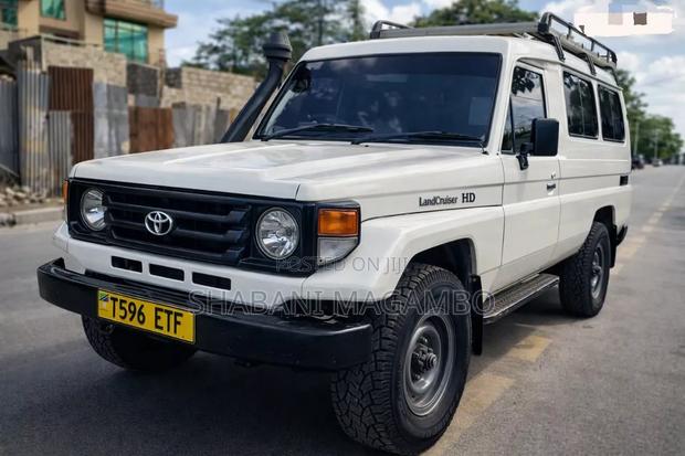 Toyota Land Cruiser 2007 White