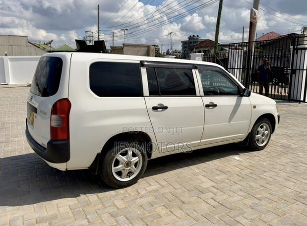 Toyota Probox 2005 White