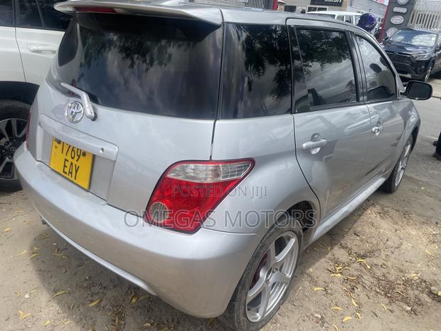 Toyota IST 2005 Silver