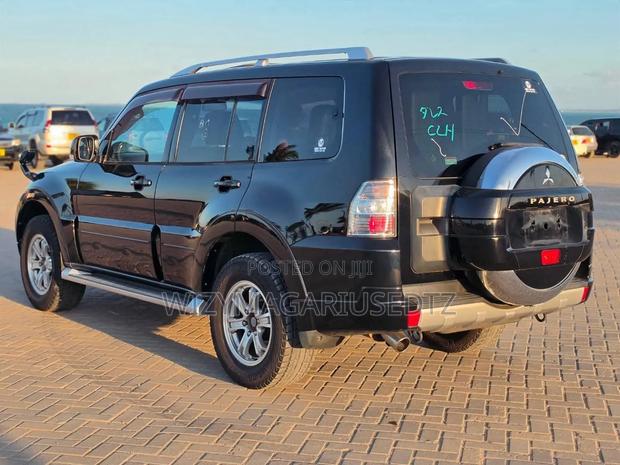 Mitsubishi Pajero 3.0 2010 Matt Black