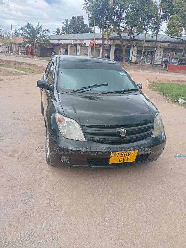 Toyota IST 2006 Black