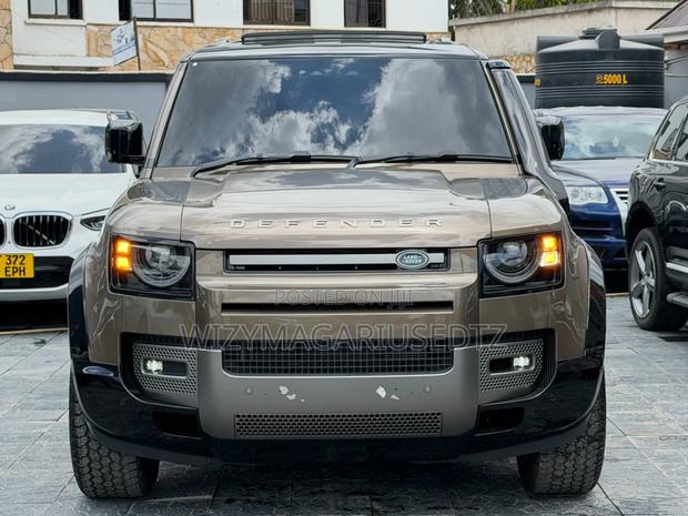 Land Rover Defender 130 P400 X 2025 Brown