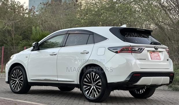 Toyota Harrier 2015 Off white