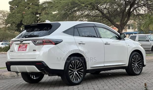 Toyota Harrier 2015 Off white