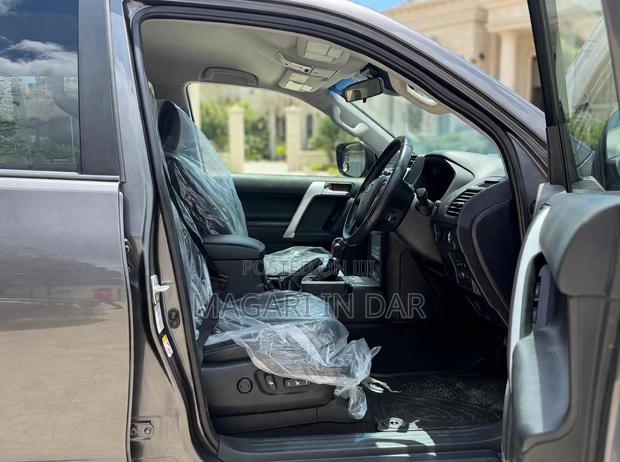 Toyota Land Cruiser Prado 2023 Gray
