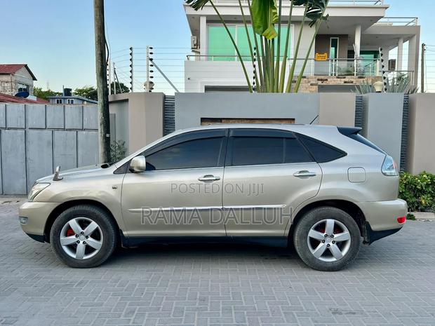 Toyota Harrier 2005 Gold