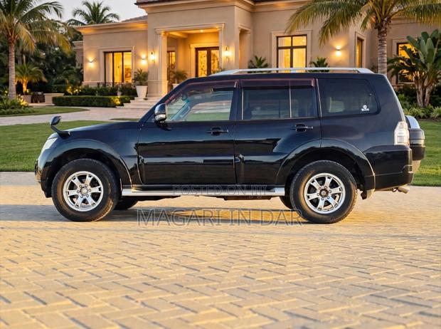 Mitsubishi Pajero 2010 Black