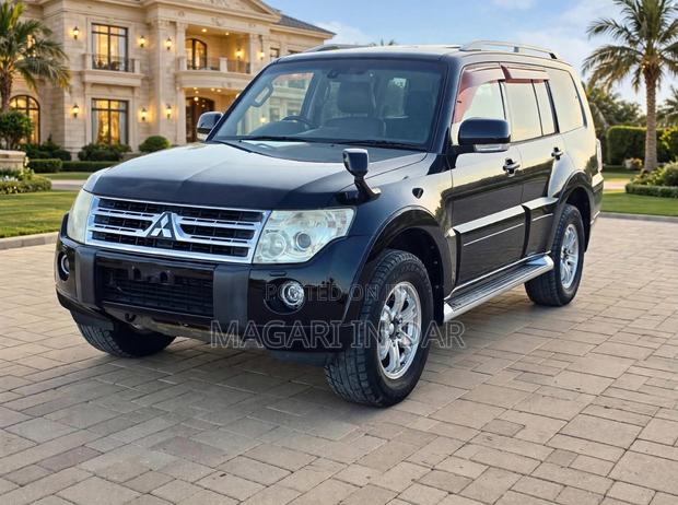 Mitsubishi Pajero 2010 Black