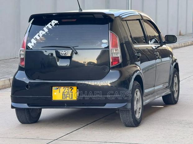 Toyota Passo 2005 Black