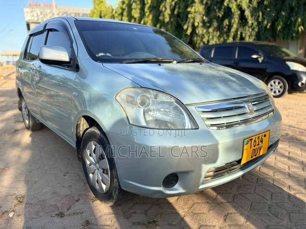 Toyota Raum 2005 Blue