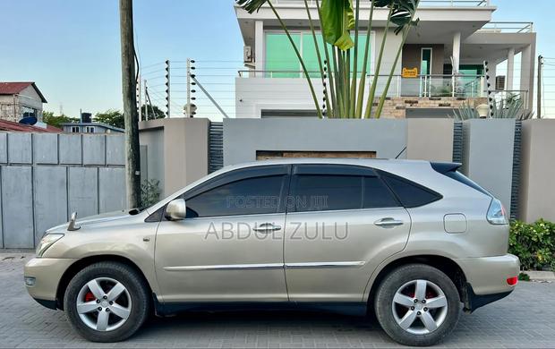 Toyota Harrier 2006 Gold
