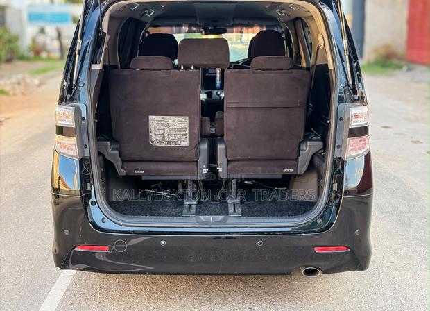 Toyota Vellfire 2011 Black