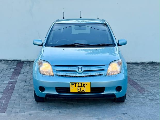 Toyota IST 2005 Blue