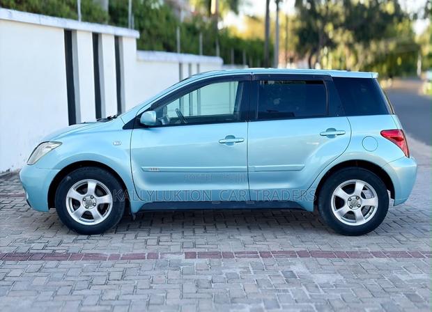 Toyota IST 2005 Blue