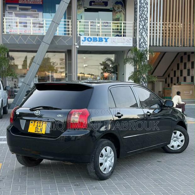 Toyota Corolla RunX 2002 Black