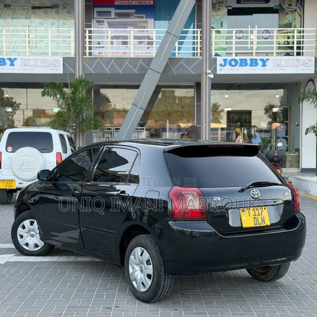 Toyota Corolla RunX 2002 Black