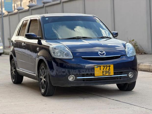 Mazda Verisa 2006 Blue