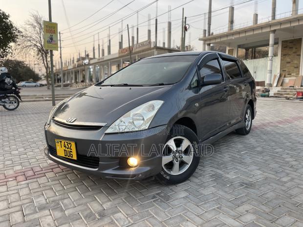 Toyota Wish 2004 Gray