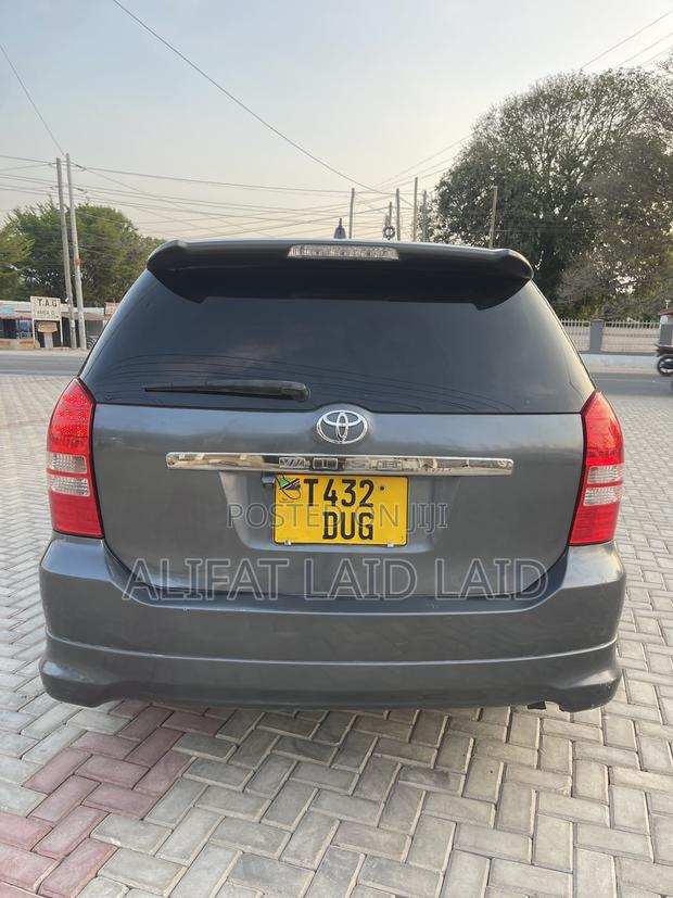 Toyota Wish 2004 Gray