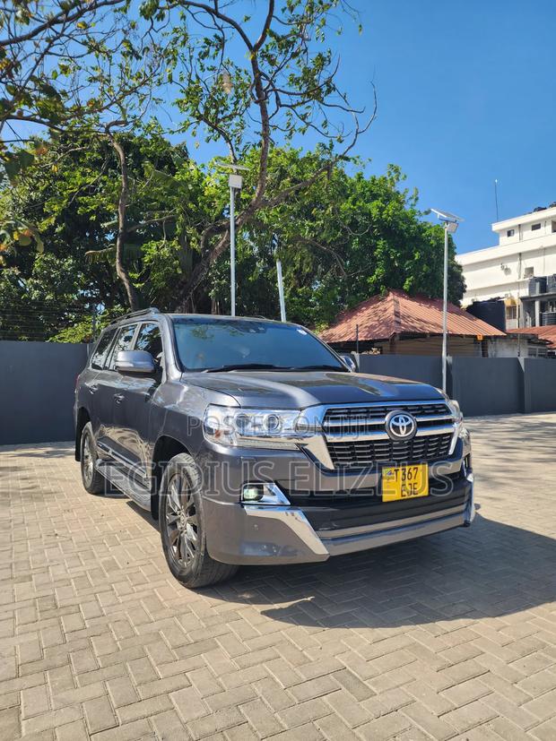 Toyota Land Cruiser 2017 Gray