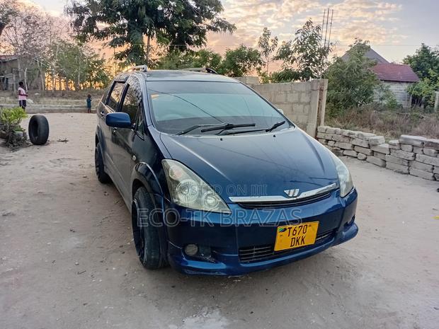 Toyota Wish 2005 Blue